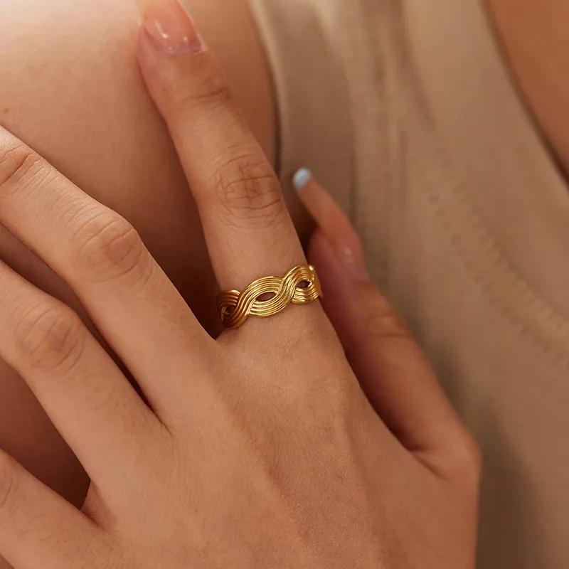 Maeve - 18K Gold Filled Twist Ring
